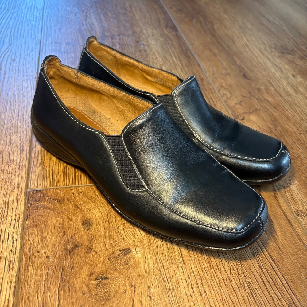 Natural Soul by Naturalizer Womens Black Leather Slip On Loafers Size 6 M casual